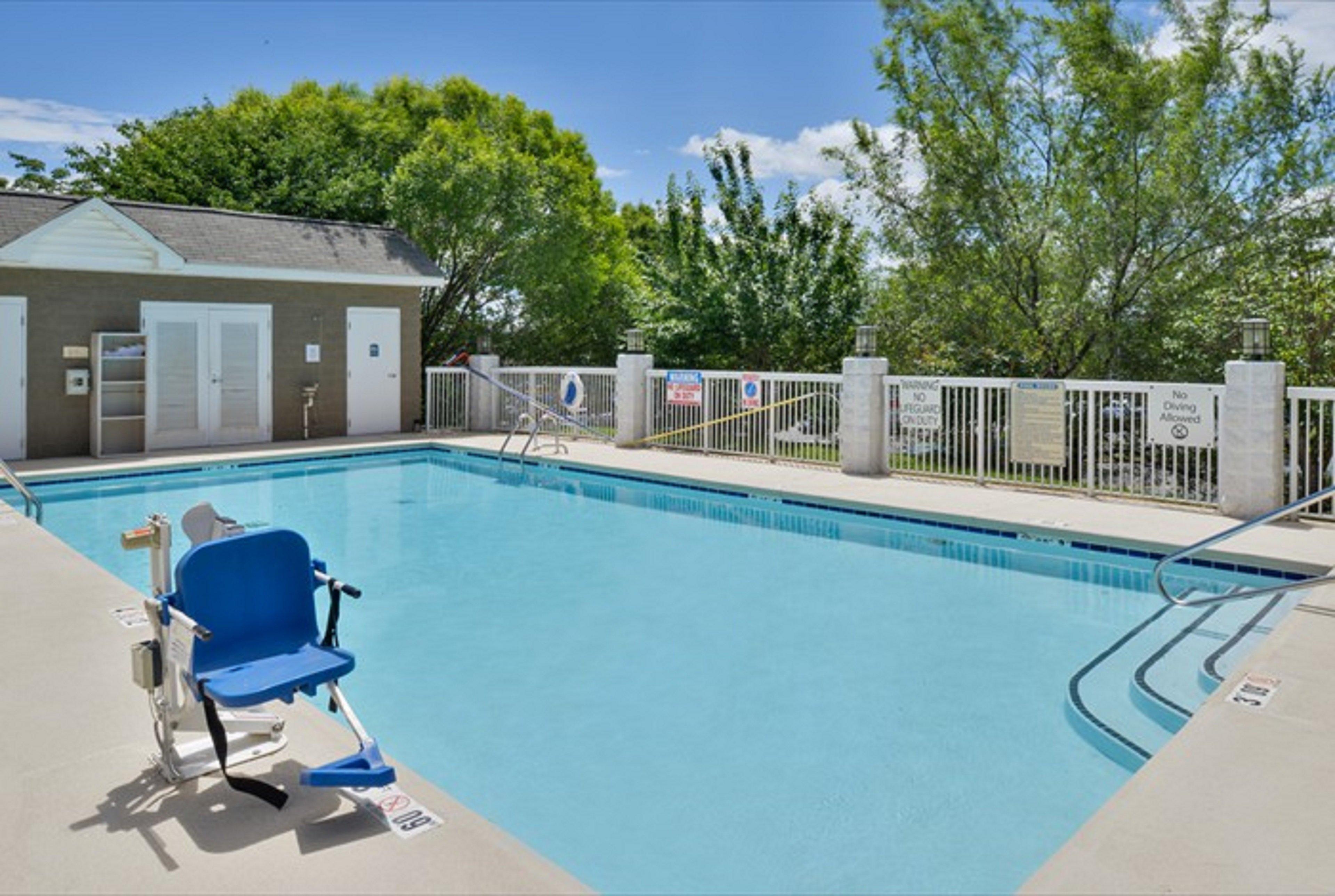 Holiday Inn Express Hotel & Suites Mooresville - Lake Norman By Ihg Ngoại thất bức ảnh