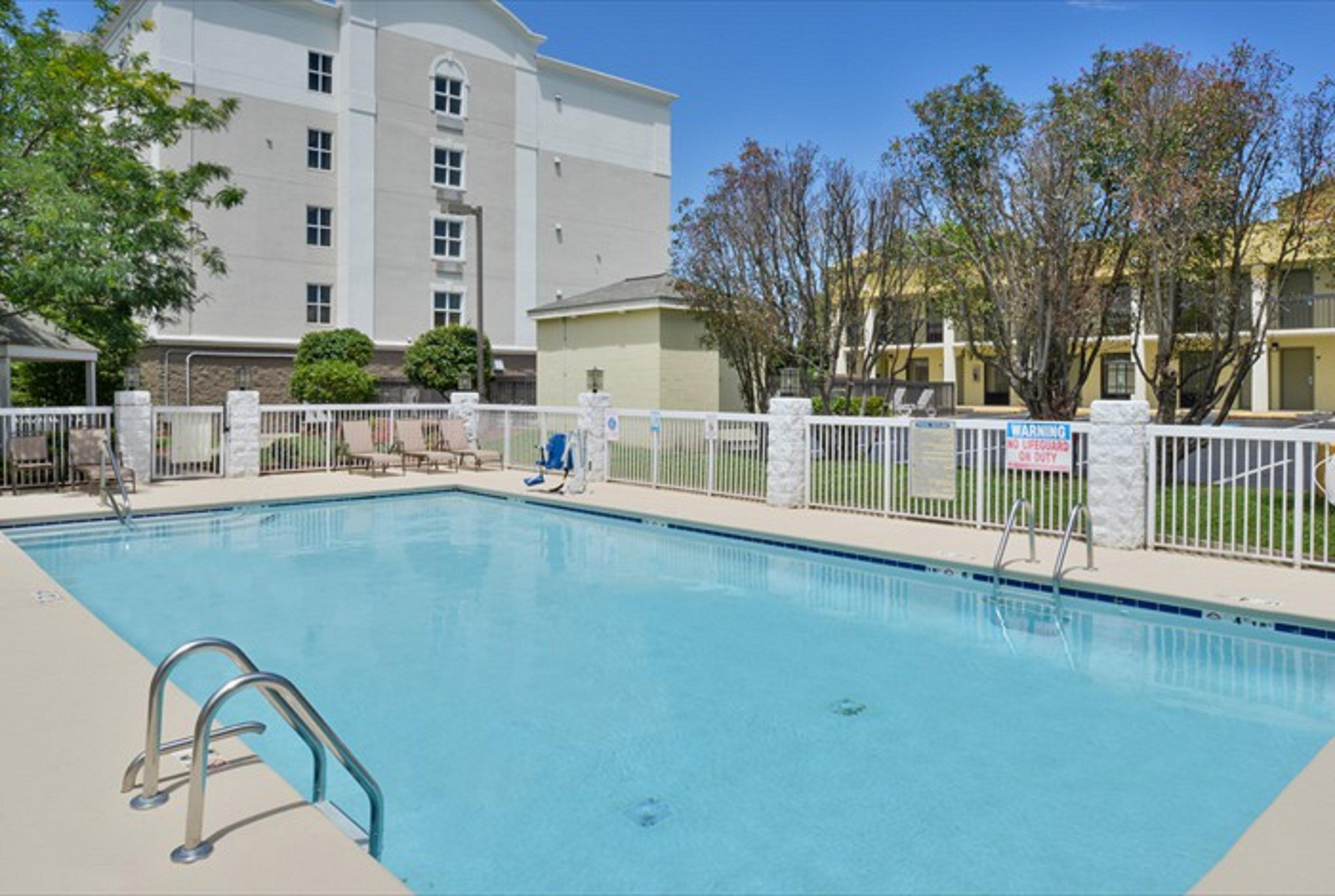 Holiday Inn Express Hotel & Suites Mooresville - Lake Norman By Ihg Ngoại thất bức ảnh