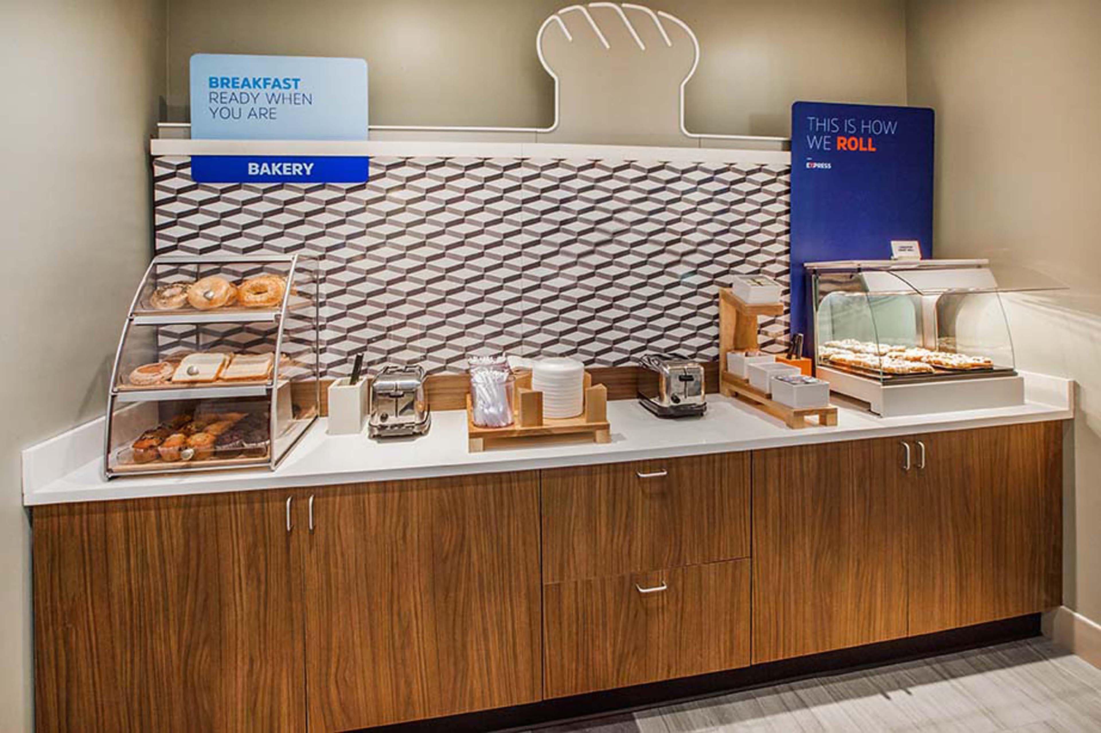 Holiday Inn Express Hotel & Suites Mooresville - Lake Norman By Ihg Ngoại thất bức ảnh