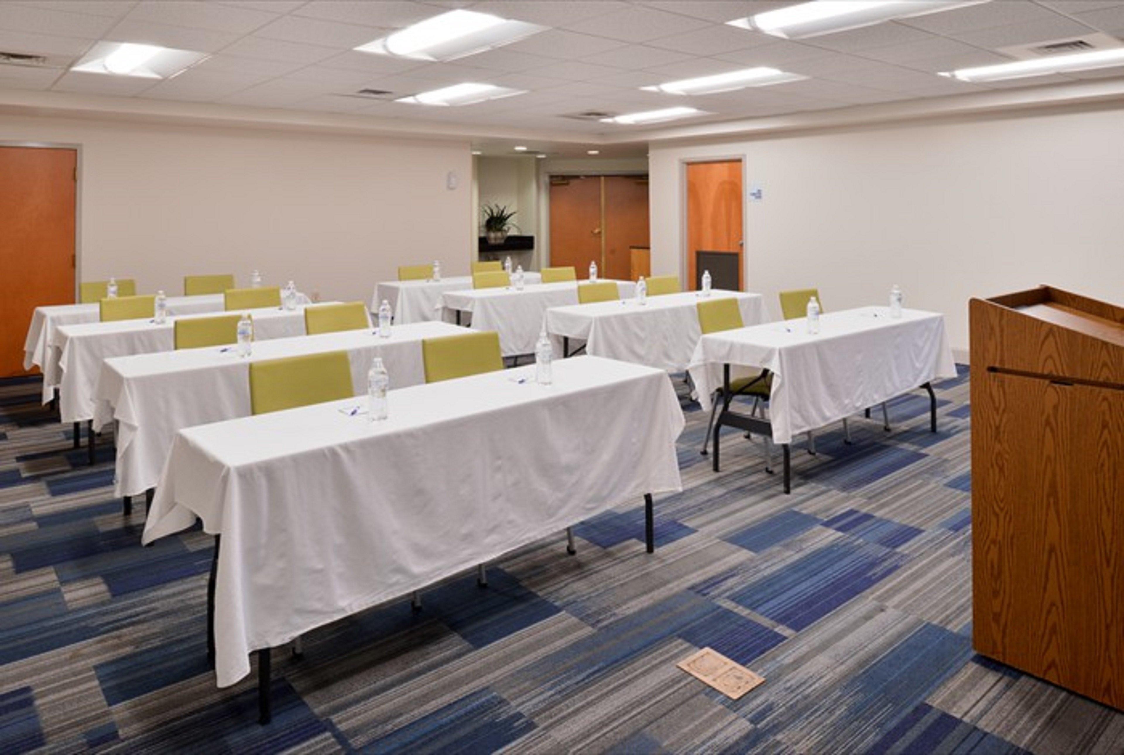 Holiday Inn Express Hotel & Suites Mooresville - Lake Norman By Ihg Ngoại thất bức ảnh