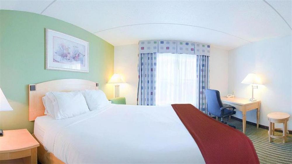 Holiday Inn Express Hotel & Suites Mooresville - Lake Norman By Ihg Ngoại thất bức ảnh