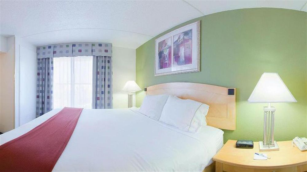 Holiday Inn Express Hotel & Suites Mooresville - Lake Norman By Ihg Ngoại thất bức ảnh
