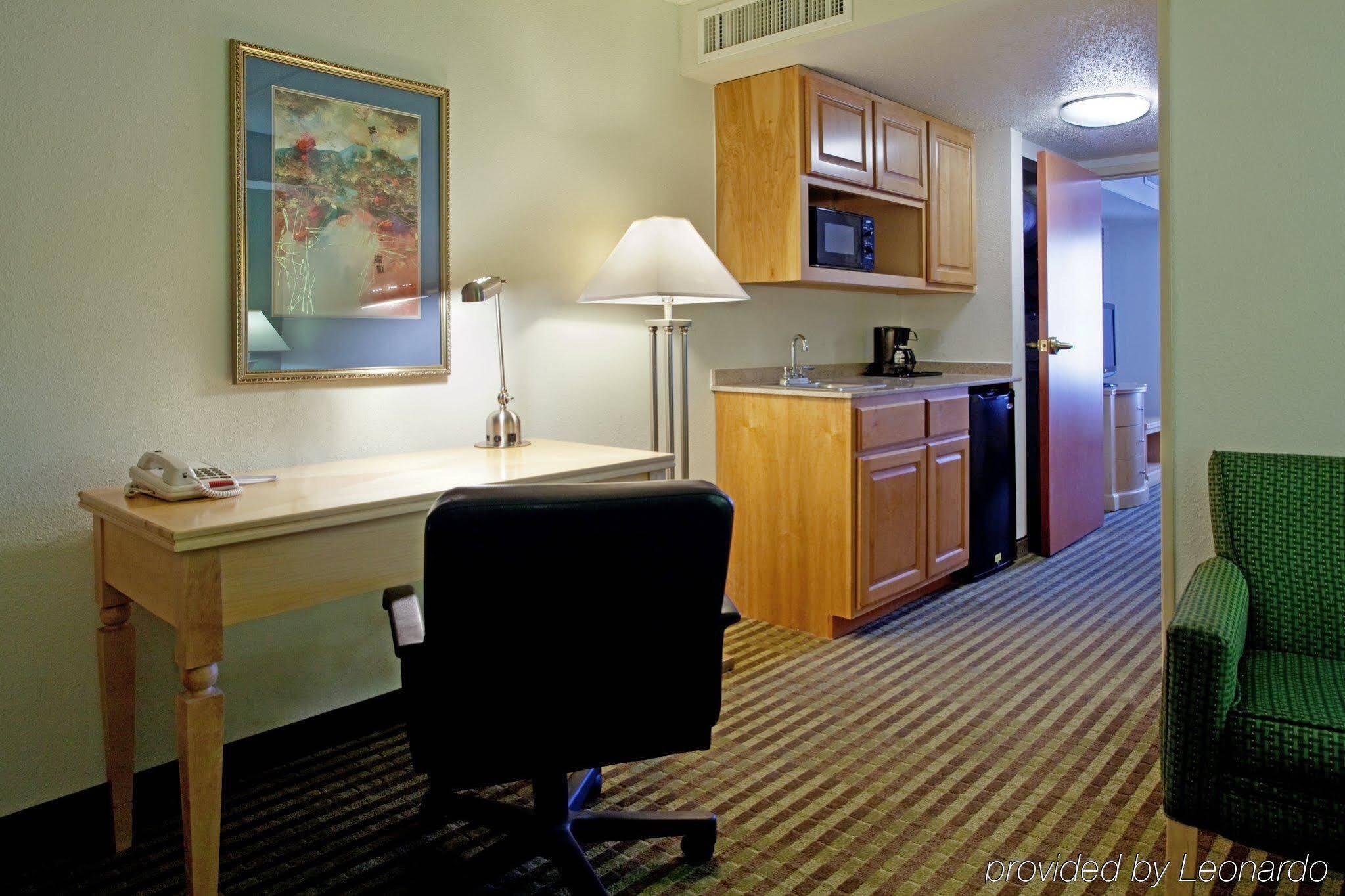 Holiday Inn Express Hotel & Suites Mooresville - Lake Norman By Ihg Ngoại thất bức ảnh